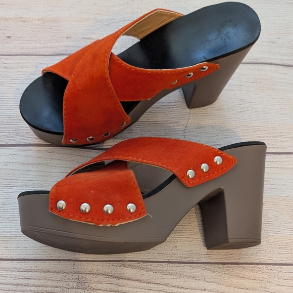 faux suede Womens orange platform sandals. Size 7. - Picture 2 of 12